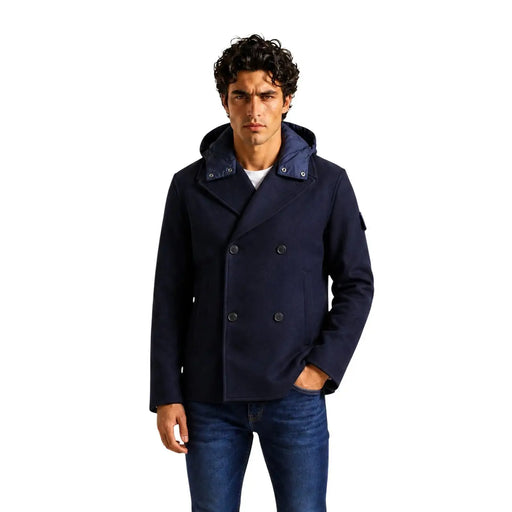 Armani Exchange Herrenblazer aus blauer Wolle, geschnitten wie ein marineblauer, zweireihiger Cabanmantel mit Kapuze und dunklen Knöpfen.