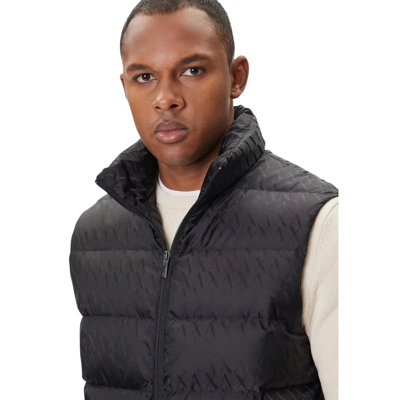 Armani Exchange Schwarze Steppweste für Herren mit geometrischem Muster und hohem Kragen, Vorderansicht