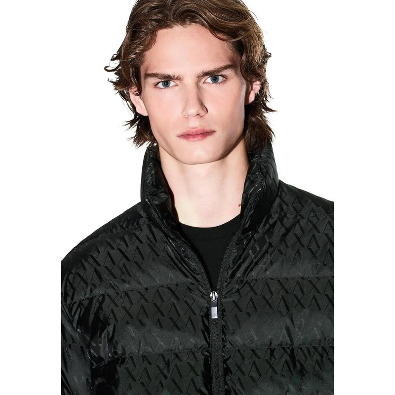 Armani Exchange Schwarze Steppjacke für Herren mit Steppnähten und geometrischem Muster, Vorderansicht