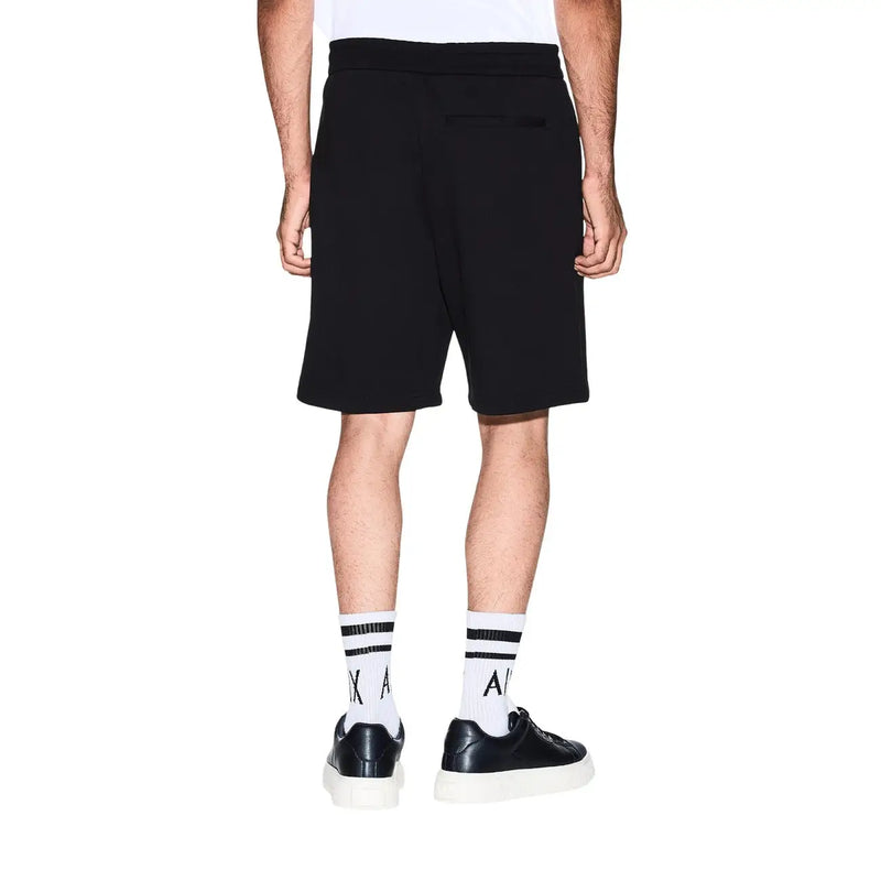 Armani Exchange Schwarze Herrenshorts mit lockerer Passform und dezenten Seitentaschen, Vorderansicht
