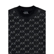 Armani Exchange Herrenpullover in Schwarz mit sich wiederholendem silbernen Axt-Logo-Muster, Vorderansicht