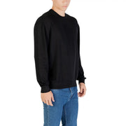 Armani Exchange Schwarzer Herrenpullover mit gerippten Bündchen und Saum, Vorderansicht