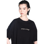 Armani Exchange Schwarzes Damen-T-Shirt aus Baumwolle mit Rundhalsausschnitt und weißer, geschwungener Stickerei auf der Brust
