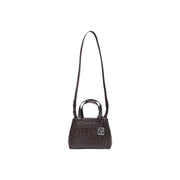 Dunkelbraunes Leder Armani Exchange Damenhandtasche mit geprägtem Schriftzug und silberfarbenem Logoverschluss, 24 cm