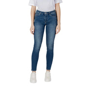 Armani Exchange Hellblaue, schmal geschnittene High-Waist-Jeans aus Denim für Damen