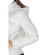 Armani Exchange Weiße Damen-Nylon-Steppjacke mit Kapuze, gestepptem Design und gerippten Bündchen