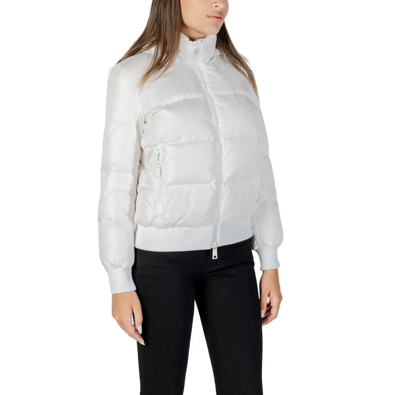 Armani Exchange Weiße Damen-Nylonjacke mit Kapuze, gestepptem Design, hohem Kragen und gerippten Bündchen