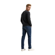 Armani Exchange Herren-Wollpullover in Dunkelblau mit klassisch geschnittener Jeans und dezenter Waschung, Vorderansicht