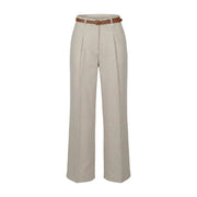 Beige plissierte, weite Polyesterhose mit braunem Ledergürtel, Reißverschluss und Knopfverschluss, hergestellt in Italien von Artigli.