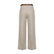 Beige Damen-Polyesterhose von Artigli mit weitem Bein, braunem Ledergürtel, Reißverschluss und Knopfverschluss, hergestellt in Italien.