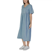 B.young women light blue v-neck short sleeve midi dress 100 percent cotton with gathered waist and relaxed fit