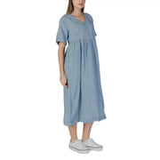 B.young women light blue v-neck short-sleeved midi dress made of 100 percent cotton with a gathered waist