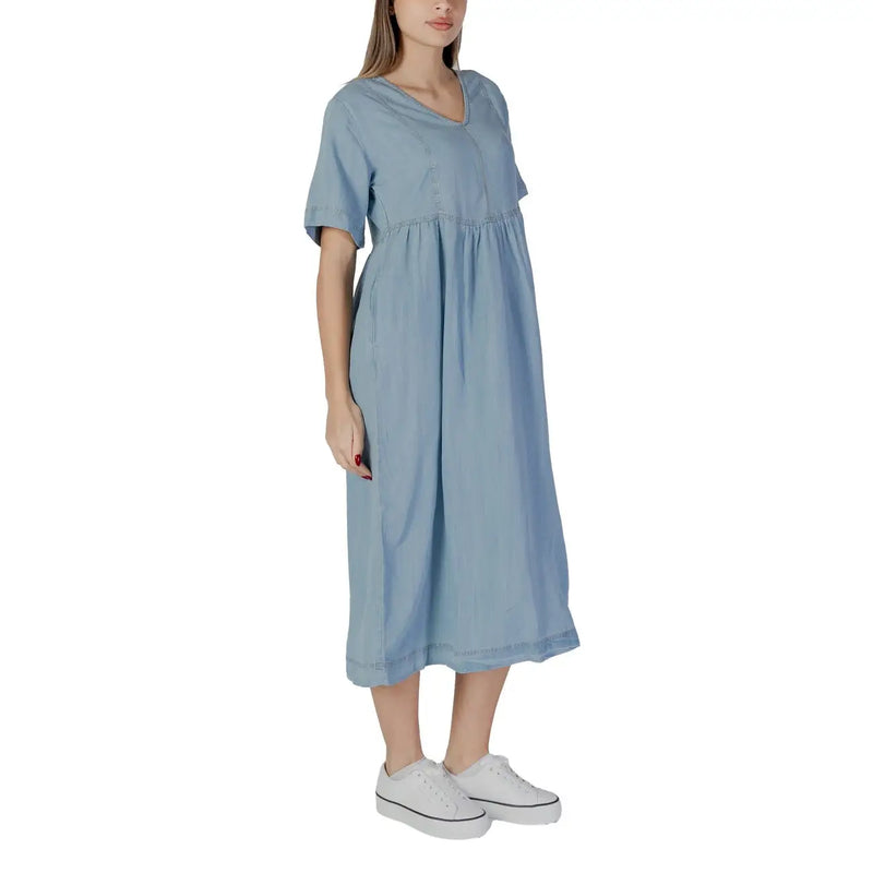 B.young women light blue v-neck short-sleeved midi dress made of 100 percent cotton with a gathered waist