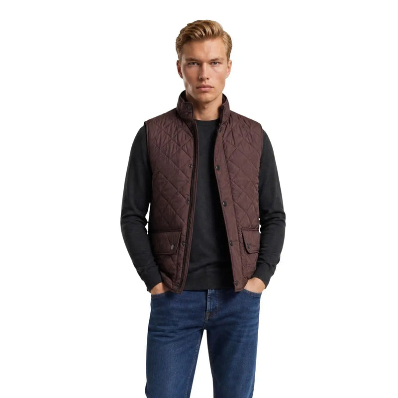Barbour Steppjacke Lowerdale für Herren aus dunkelbraunem Steppstoff mit hohem Kragen und Knopfleiste vorne, Vorderansicht