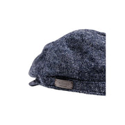 Barbour Woll-Schiebermütze für Herren aus dunkelgrauem Fischgrät-Tweed mit Leder-Markenetikett, Vorderansicht