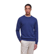 Barbour Wollpullover für Herren in Blau mit weißem Rippkragen und -bündchen, Vorderansicht