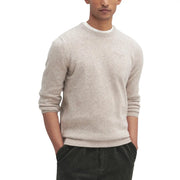 Barbour Wollpullover Tisbury für Herren in meliertem Beige mit gerippten Bündchen und Saum, Vorderansicht