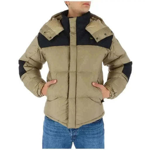 Beige und schwarze, wattierte Winterjacke mit Kapuze von Blauer Herrenjacken-Kollektion