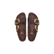Braune Birkenstock Arizona Damensandalen aus Leder mit goldfarbenen Doppelschnallenriemen für bequemen Tragekomfort