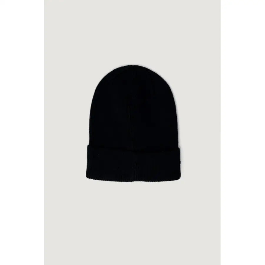 
                      
                        Tommy Hilfiger Jeans black beanie with white logo for women
                      
                    