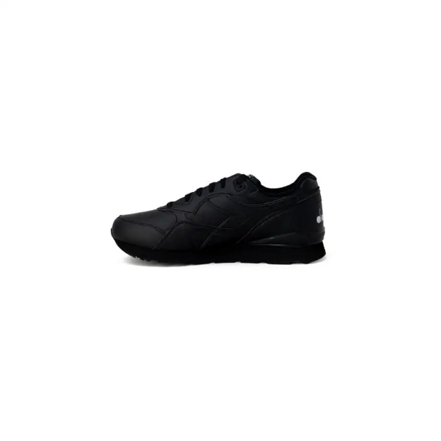Comfortable black leather Diadora men sneakers for urban city style fashion