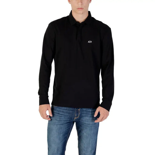 Schwarzes Langarm-Poloshirt, abgebildet im Produktbild „Marineblaues Langarm-Poloshirt“.
