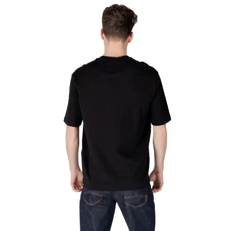 Black short-sleeved t-shirt from Armani Exchange, made of cotton with a round neck