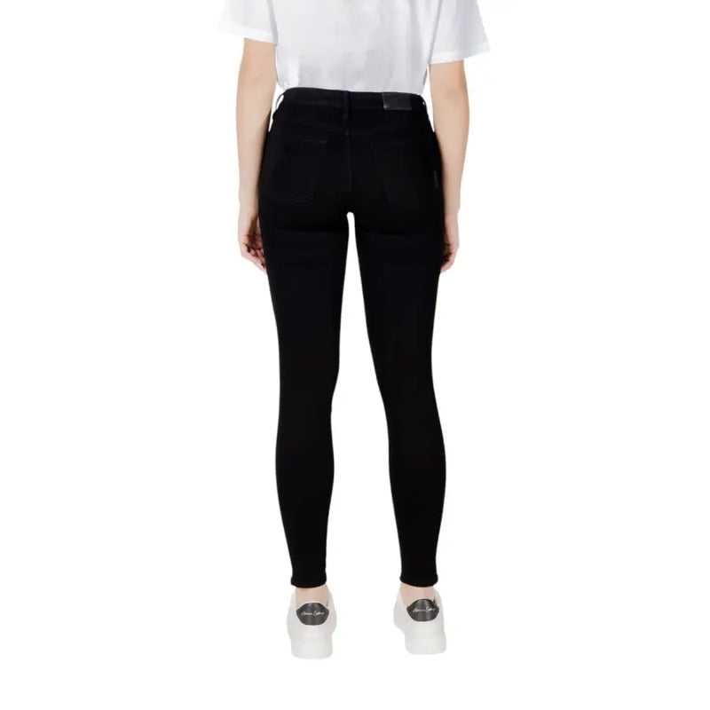 Schwarze Skinny-Jeans mit elegantem, figurbetontem Design und hohem Bund in einfarbigem Schwarz