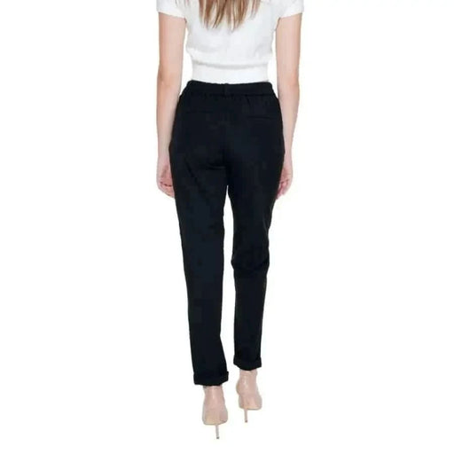 Elegant black tailored trousers paired with a white top and beige heels - Vero Moda Women Trousers