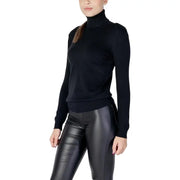 Schwarzer, langärmeliger Strickpullover mit Rollkragen für Damen mit geripptem Kragen und Bündchen