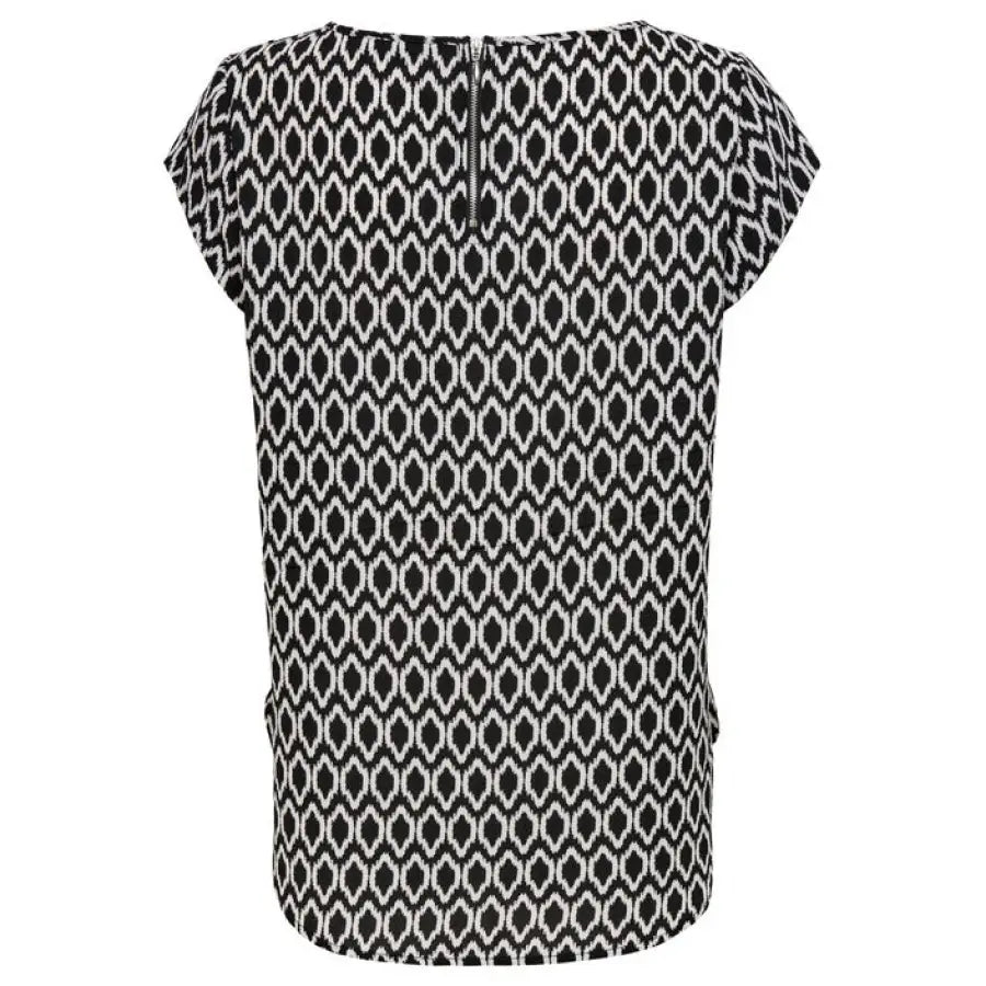 Women wearing stylish Only black and white print top, urban style clothing