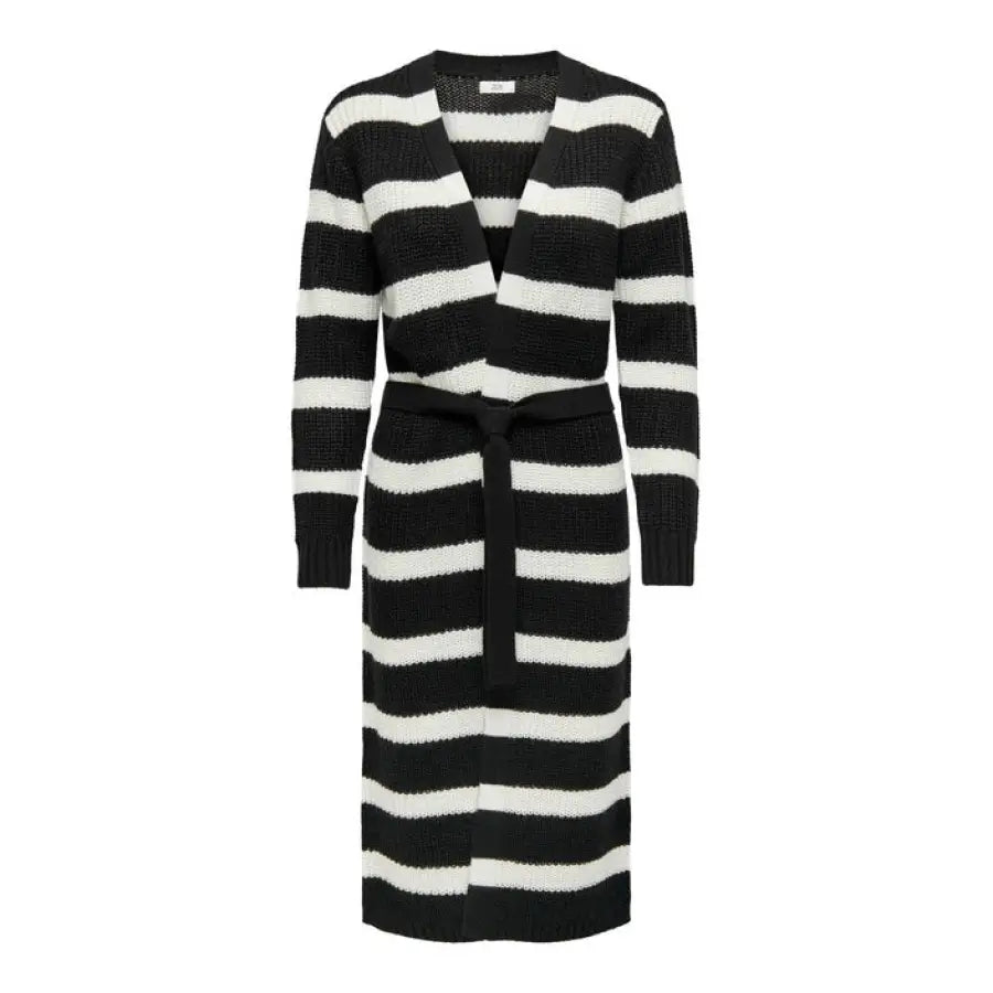 Jacqueline De Yong women cardigan in black and white striped for fall winter fashion.
