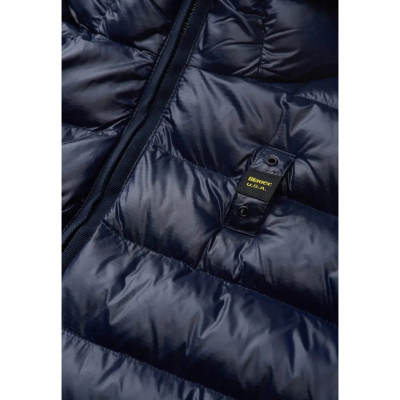 Dunkelblauer blauer Herrenblazer aus Nylon mit Kapuze, Steppnähten und schwarzem Reißverschluss vorne.
