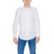 White long-sleeved button-up shirt with mandarin collar and subtle texture, featured in blauer men’s pink linen shirt product