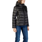 Blauer Schwarze, gesteppte Damen-Daunenjacke aus Polyamid mit Kapuze, geeignet für den Winter.