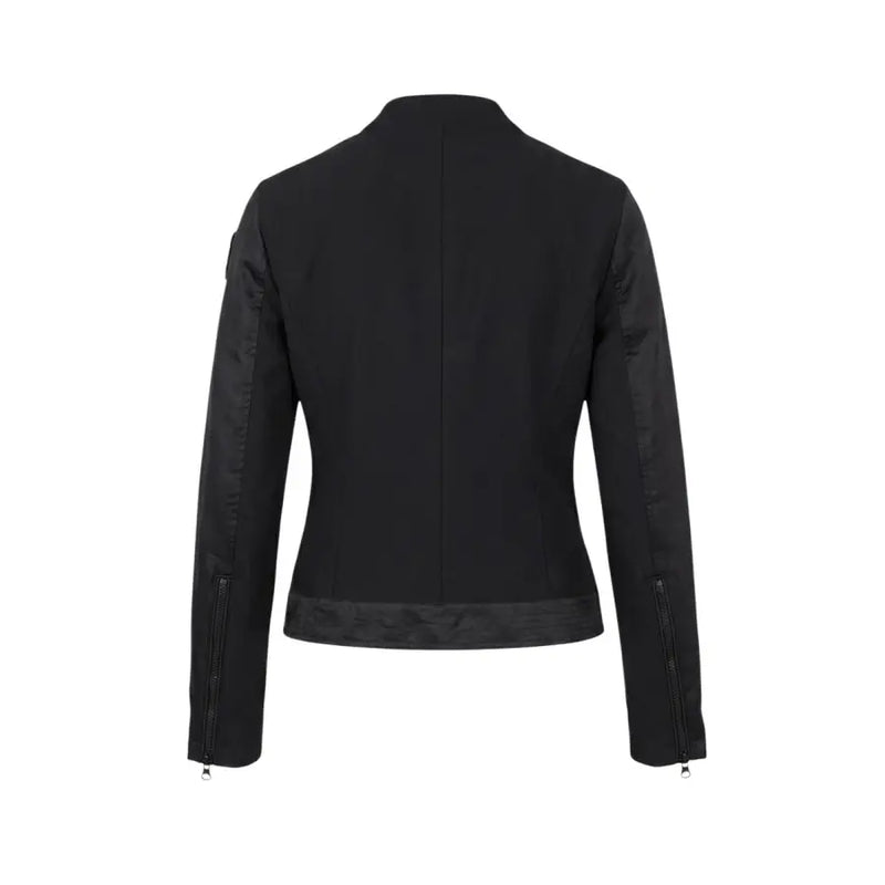 Blauer Schwarze, kurze Bikerjacke für Damen mit Reißverschluss und Rollkragenpullover, dezentem Strukturkontrast an Ärmeln und Saum.