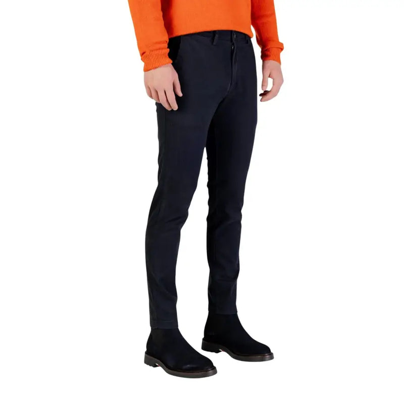 Marineblaue, schmal geschnittene Chinos von Borghese Herrenhose aus bequemem Stoff, ideal für formelle und legere Anlässe