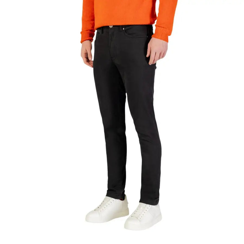 Borghese Schwarze Herren-Jeans im Slim-Fit-Schnitt mit klassischem Fünf-Taschen-Design und dezenten Ziernähten