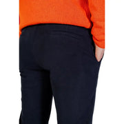 Marineblau strukturiert Borghese Herrenhose im Chino-Stil mit Gesäßtasche und schmal zulaufendem Bein, von der Rückseite gesehen