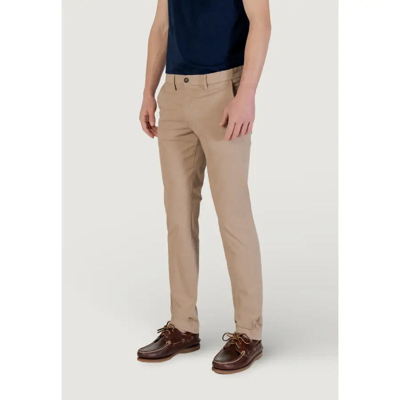 Klassische Chino-Hose in Khaki mit dezenten Ziernähten aus der Borghese Herrenhosenkollektion