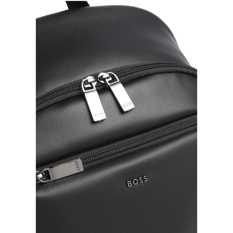 Boss Rucksack Jace für Herren aus schwarzem Leder mit silbernen Reißverschlüssen und Boss-Logo auf der Vorderseite, Vorderansicht
