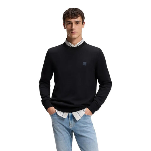 Boss Kaschmirpullover Kanovano für Herren in Schwarz mit dunkelgrauem quadratischem Logo auf der linken Brust, Vorderansicht