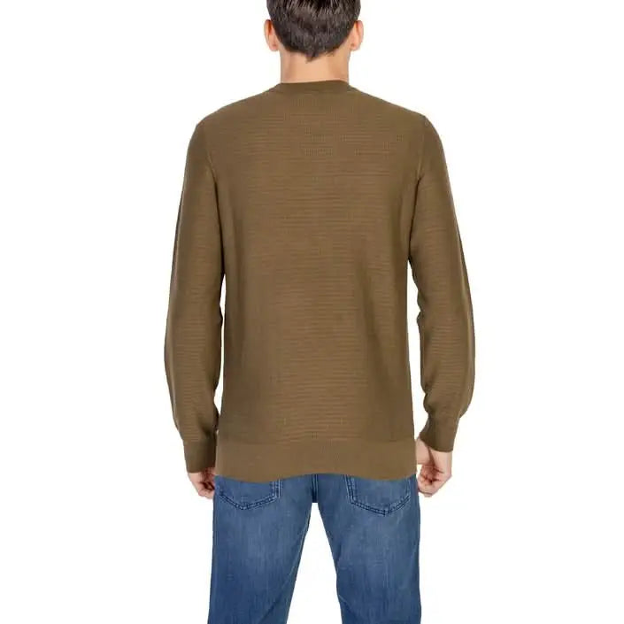 Brown knit sweater displayed from the back in Boss Men Knitwear collection