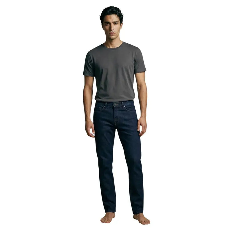 Boss Herrenjeans aus blauem Baumwoll-Stretch-Denim in Dunkelindigo mit klassischem Fünf-Taschen-Design und geradem Bein.