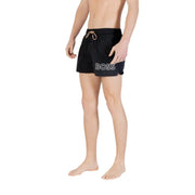 Schwarze Badehose von Boss für Herren aus Polyamid mit weißem Logo und hellbraunen Schnürtaschen.