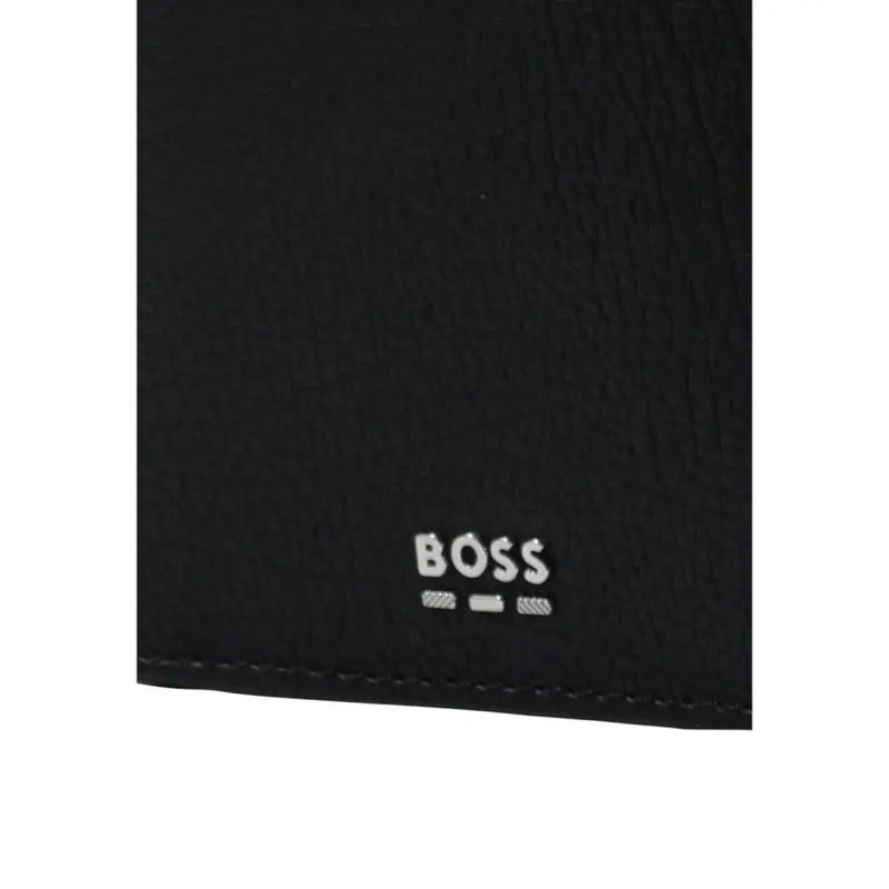 Schwarzes Boss-Herrenportemonnaie aus Leder mit silbernem Boss-Logo und Markenemblem für stilvollen Alltag