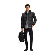 Boss Steppjacke Oden2 für Herren in Schwarz mit Steppdesign, hohem Kragen und Frontreißverschluss, Vorderansicht