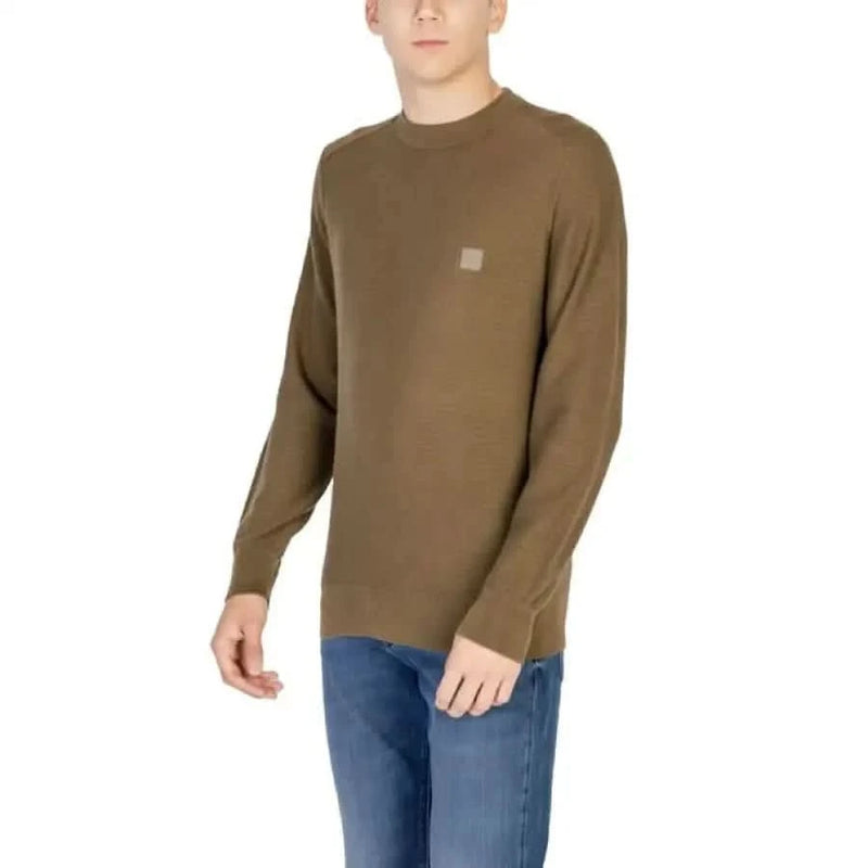 Brown crewneck sweater with chest patch from Boss Men Knitwear collection