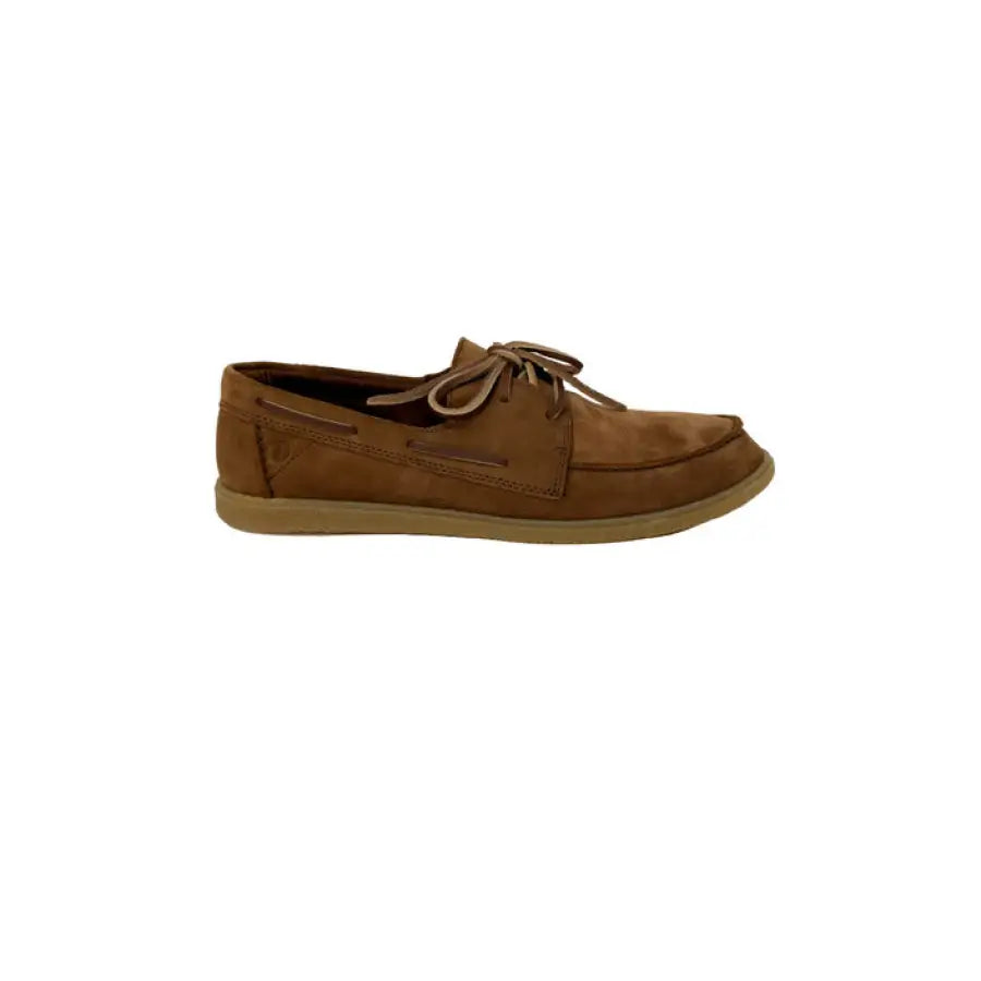 Clarks Men Moccasin in brown suede, urban city style shoe with rubber sole