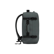 Grauer, klassischer, wasserdichter Herrenrucksack von Cabin Zero mit schwarzen Tragegurten und strapazierfähigem Polyester-Außenmaterial, 44 Liter Fassungsvermögen